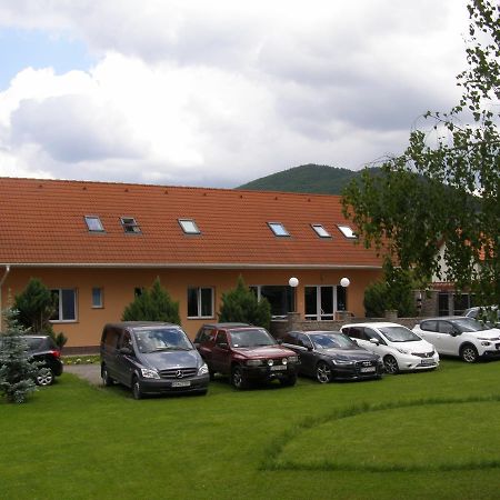 Pension Harmonia Csíkszereda Kültér fotó